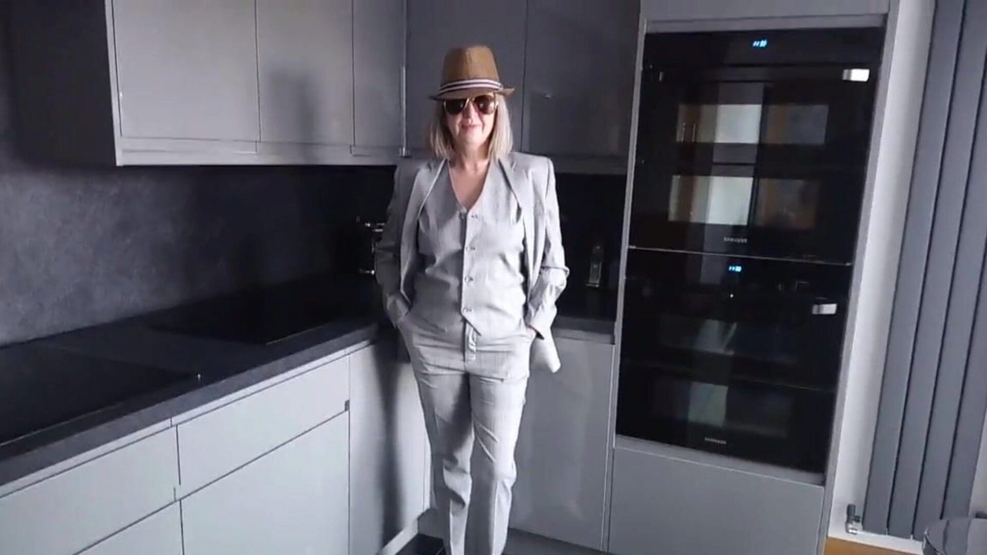 Debbie Suits the Kitchen, Free Wife Porn Video 74: xHamster Watch Debbie Suits the Kitchen movie on xHamster, the best HD romp tube site with tons of free British Wife & Mature porno vids
