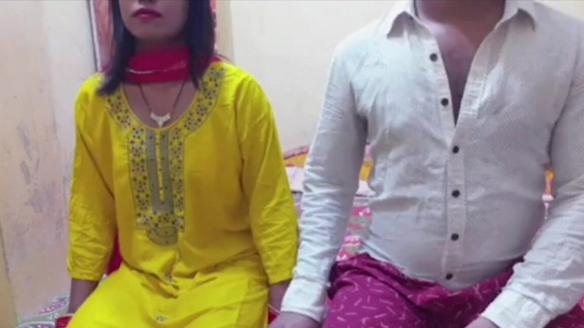dívka má hot hook-up s přítelem (indická) indické desi hawt horké přítelkyně hookup