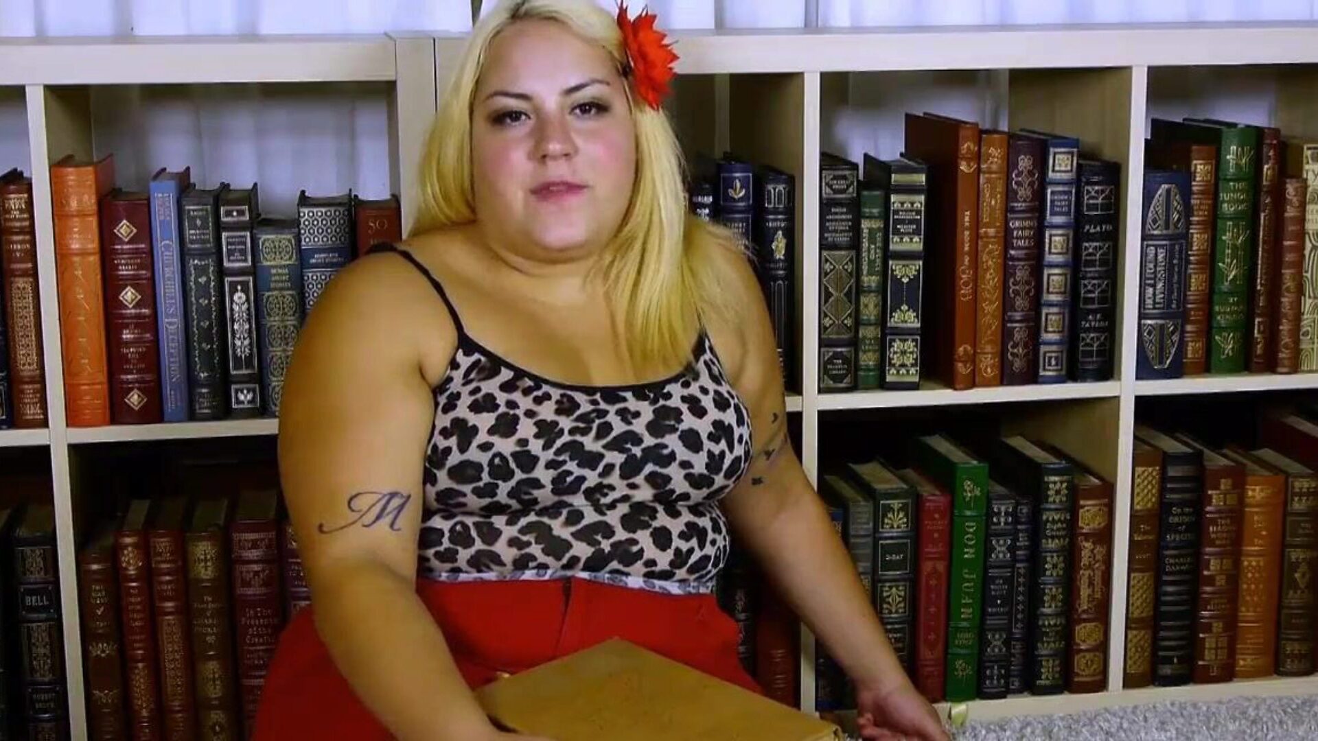 Big marangos golden-haired big beautiful woman chats bawdy whilst banging her overweight soaked love tunnel