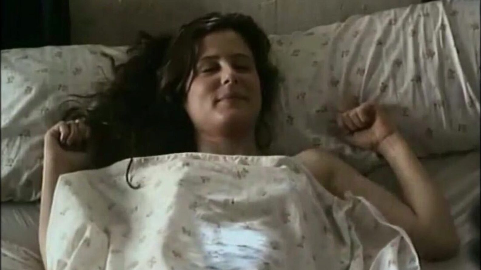 Aitana Sancez Gijon bare lovemaking scenes in a clip with Antonio Banderas