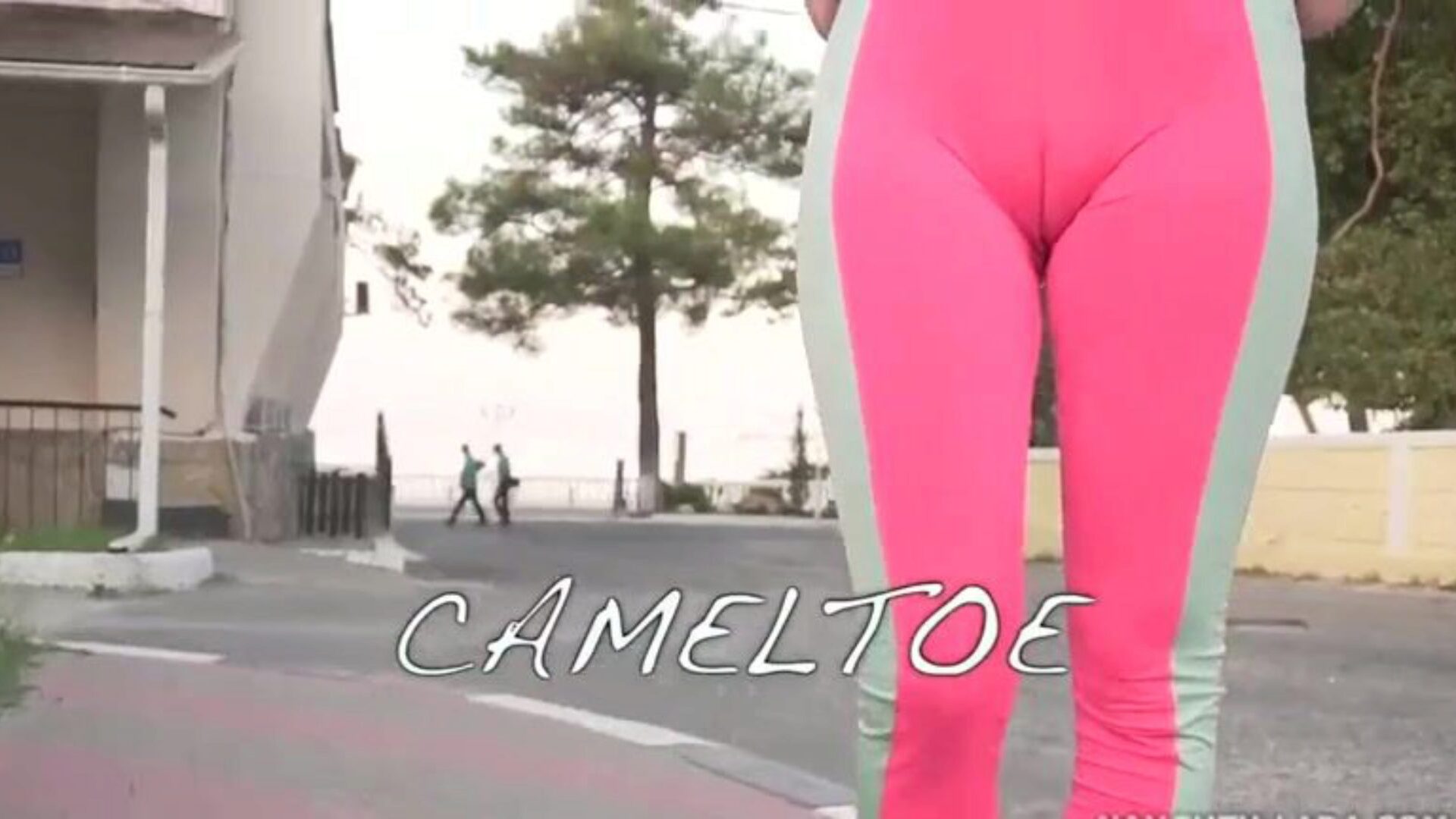 Cameltoe - I wore tight yoga pants in public