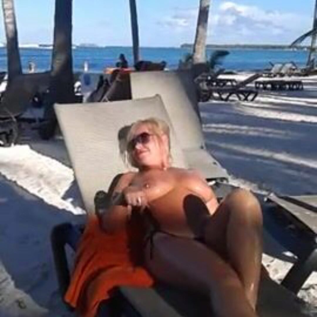 Wife Masturbating Stranger At The Beach