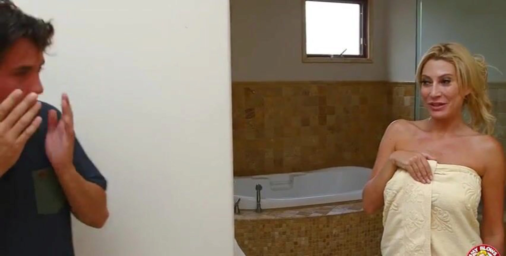 Mom Caught In Bathroom Xvideon image