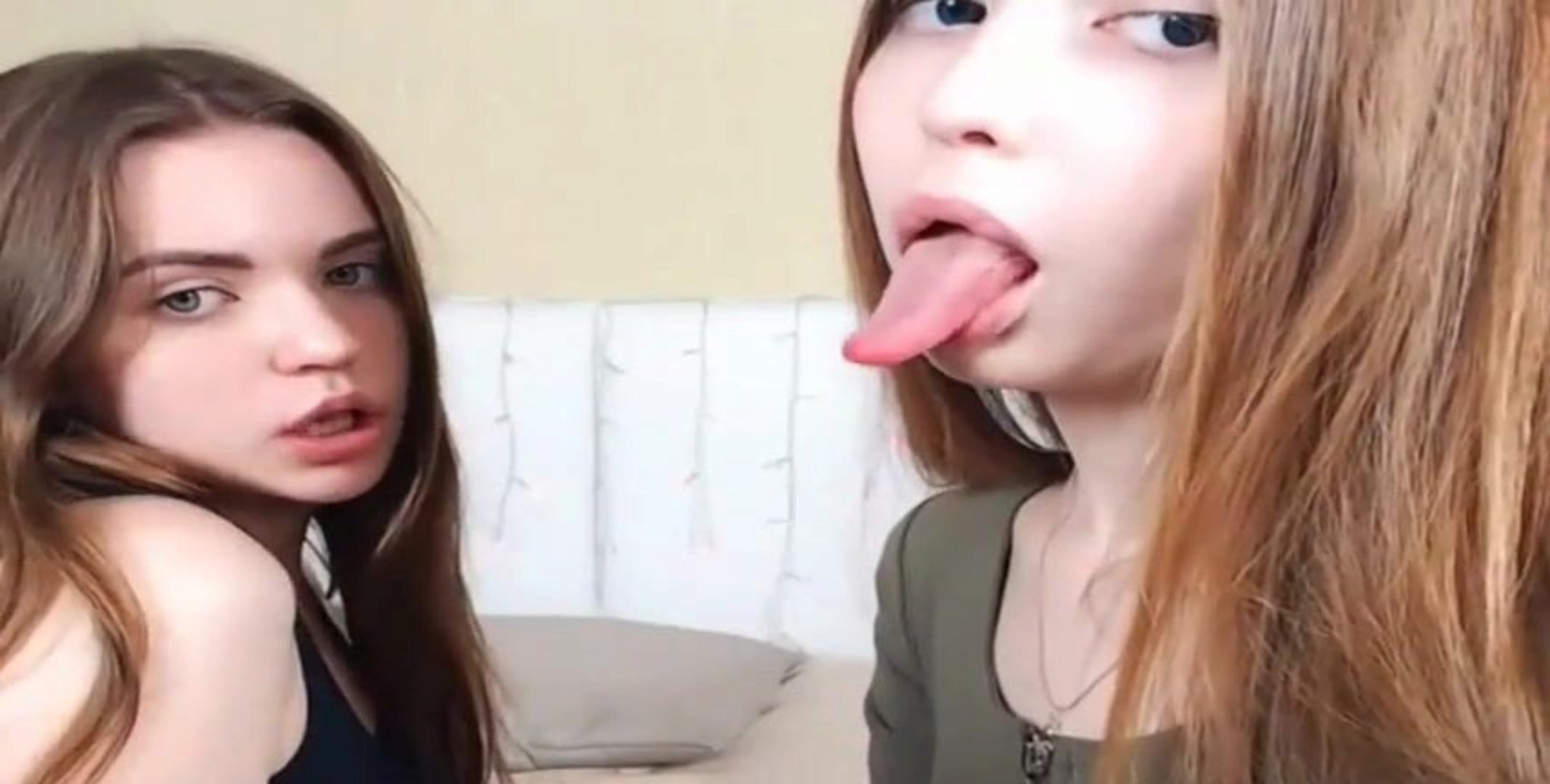 Lesbian Tongue In Ass - Lesbian Tongues Girl Friends Ass - XXX BULE