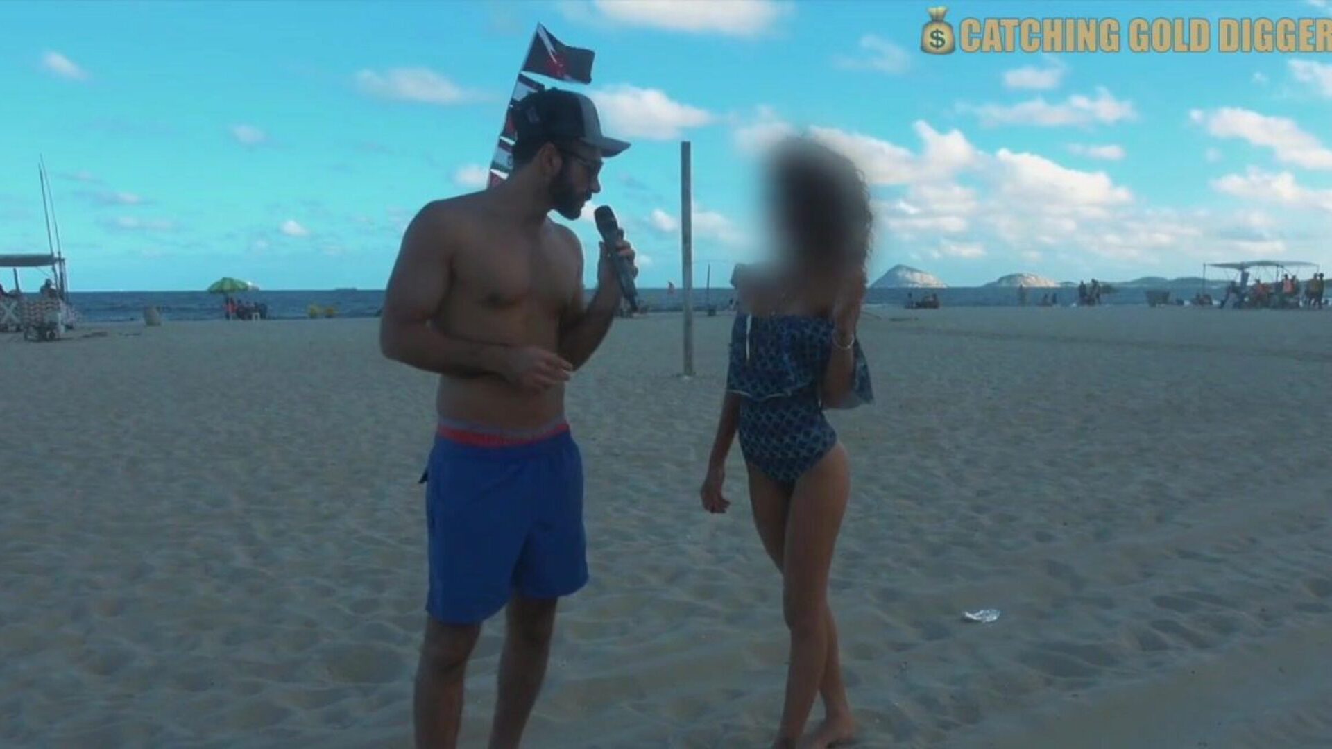 瘦巴西人青少年在海滩采访后得到搞砸