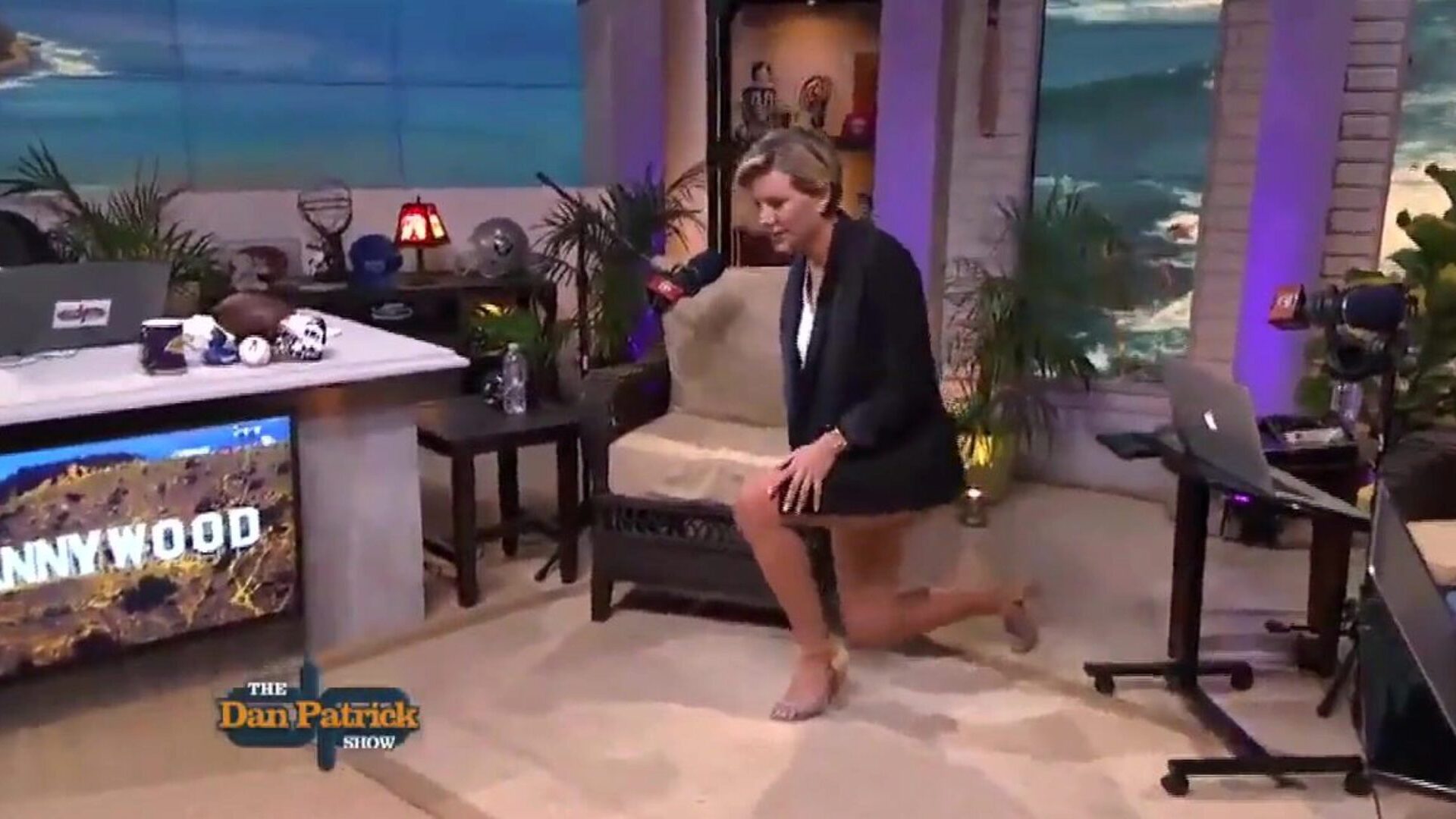 charissa thompson (αλεπού αλεπού)