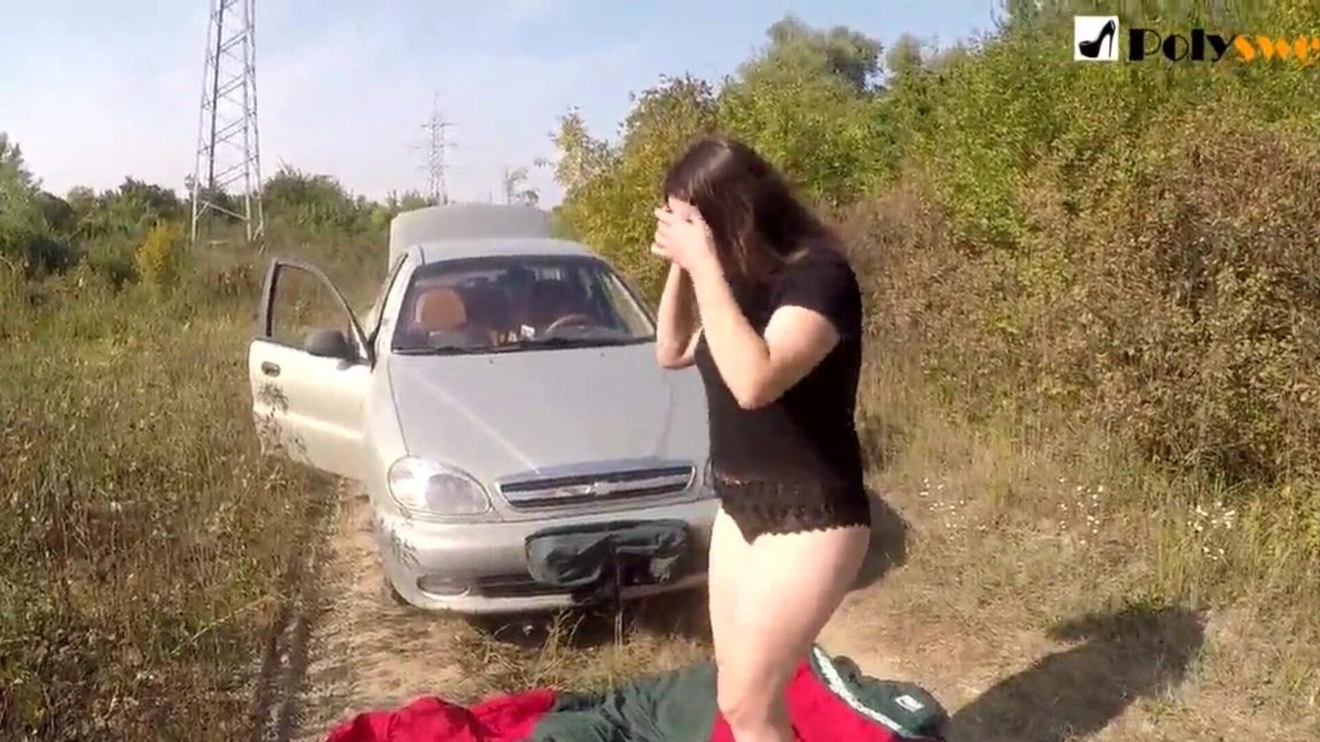 offentlig onani jente jeg ble tatt av en bil i begynnelsen av videoen)