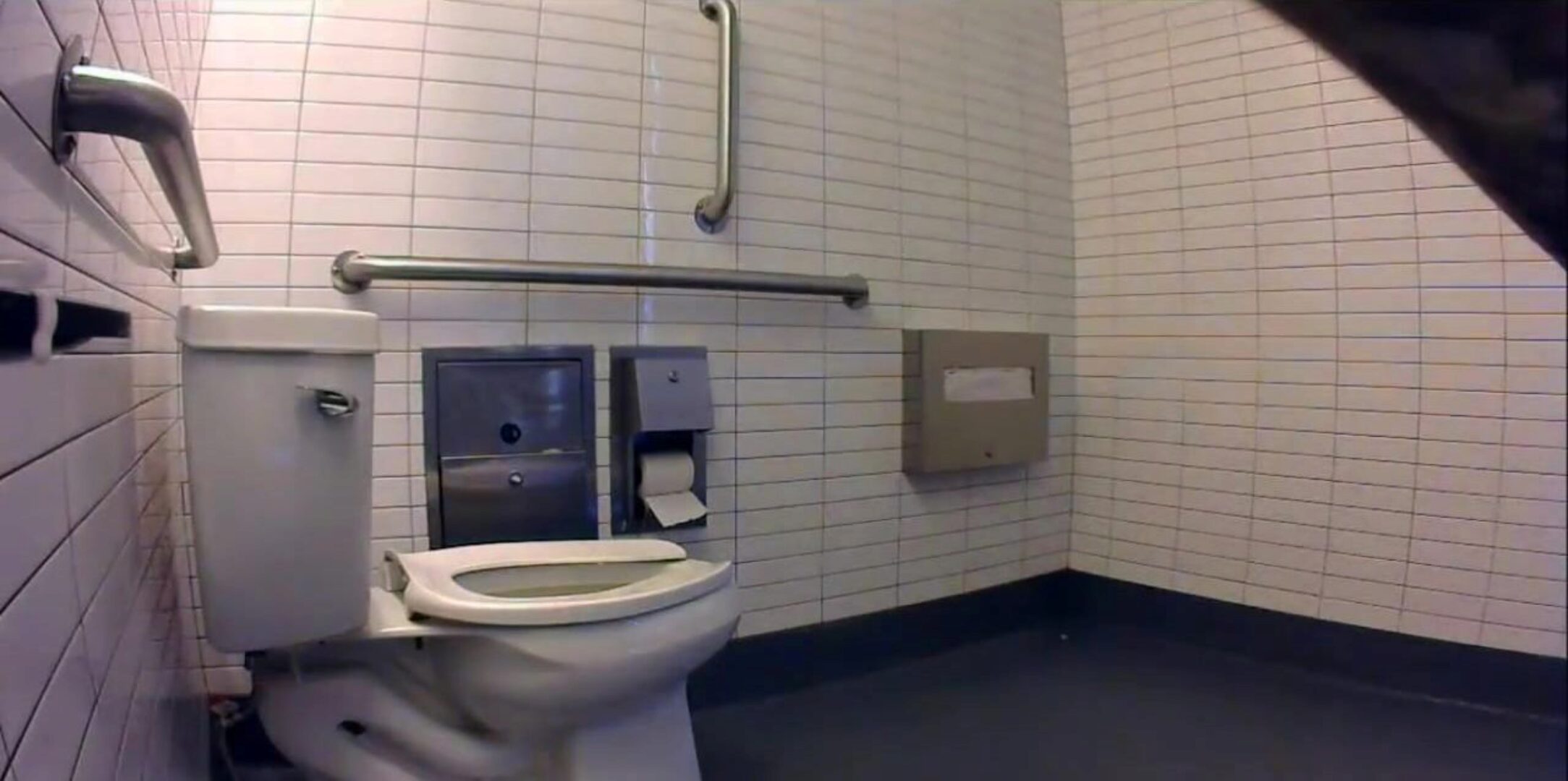 gratis toilet voyeur video