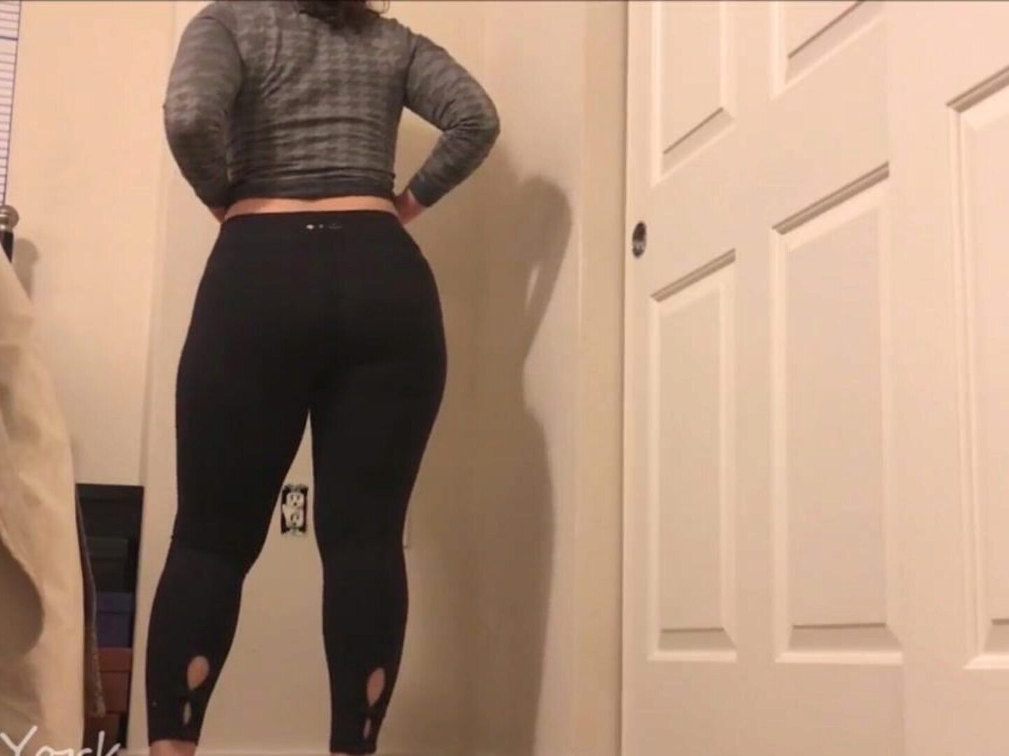 Black Yoga Pants Xxx Porn - Flair Bottom Yoga Pants - XXX BULE