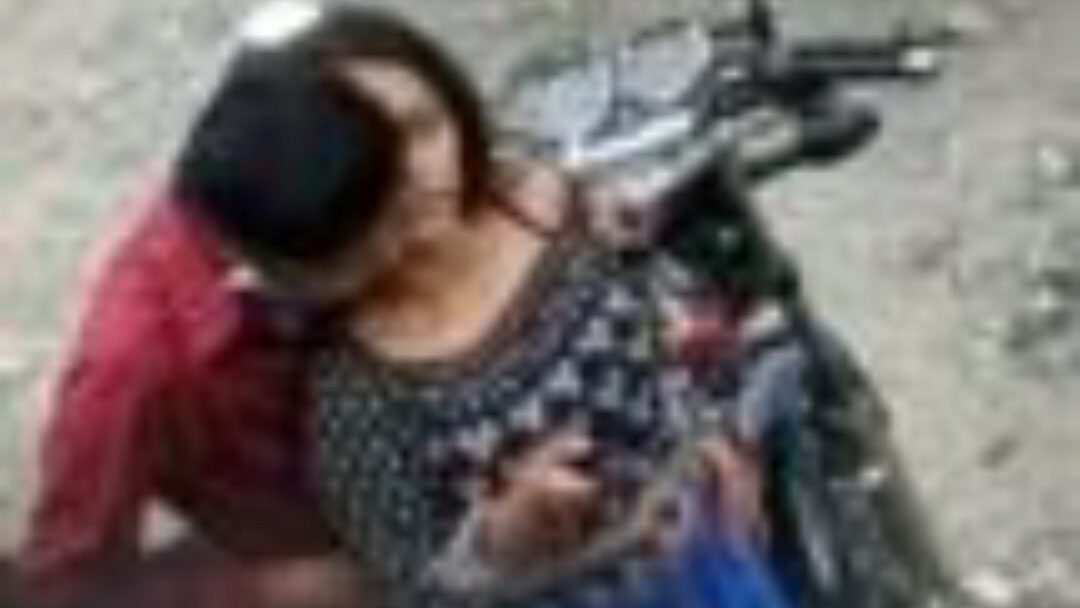 fille indienne chaude baise son petit ami en public, porno a1: xhamster regarde une fille indienne chaude baise son petit ami dans un clip public sur xhamster, le plus grand site de tubes de branchement avec des tonnes de nouvelles pipes chaudes gratuites et youjizz clips porno chauds