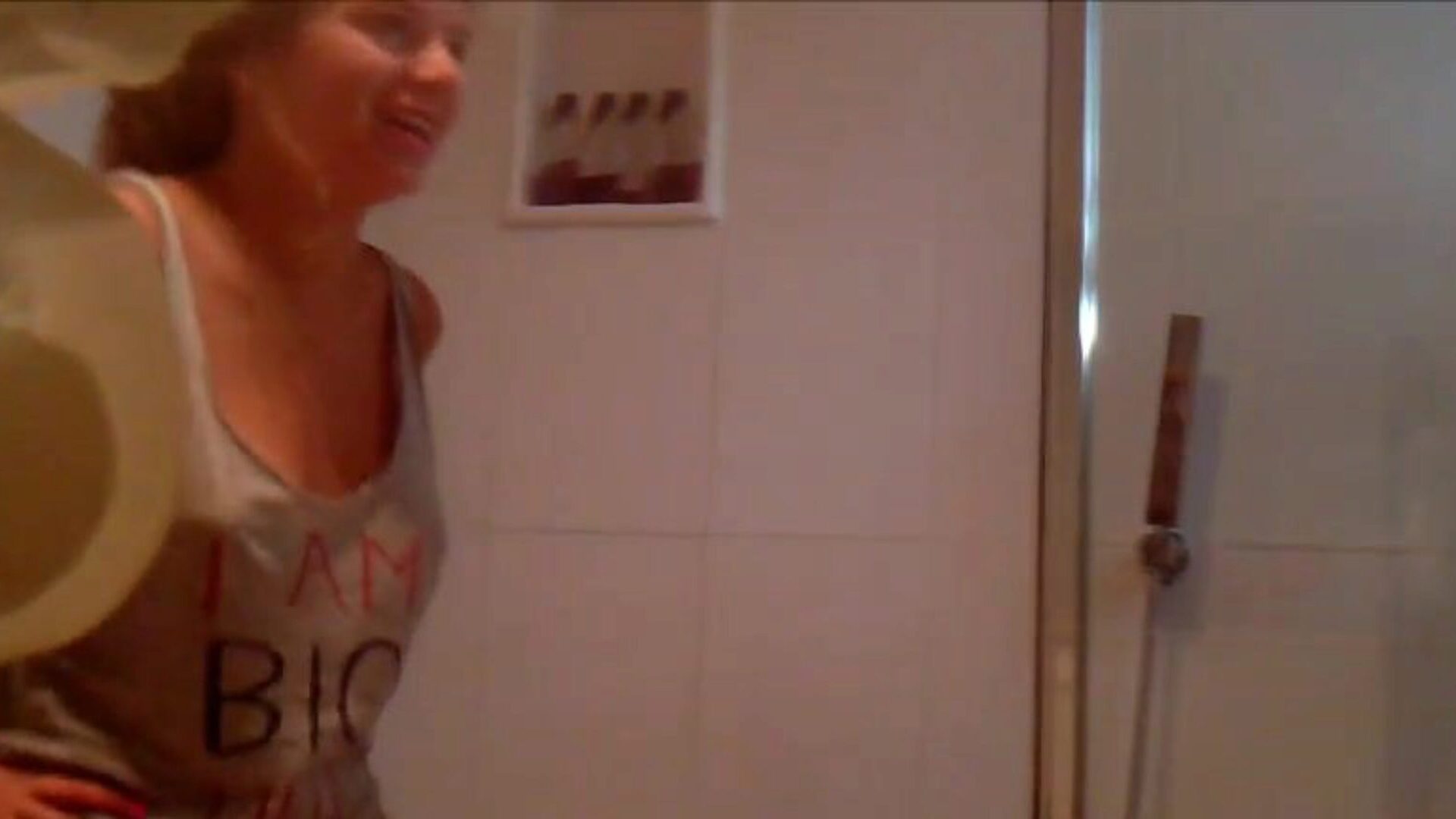nydelig fransk tenåring i dusjen fantastisk fransk amatør lola i all hennes nakne prakt